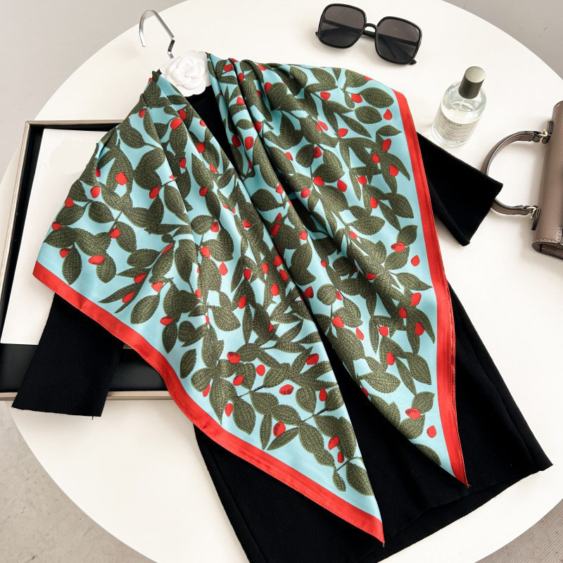 Foulard carré 90 cm de haute q - Office High Tech avis et prix